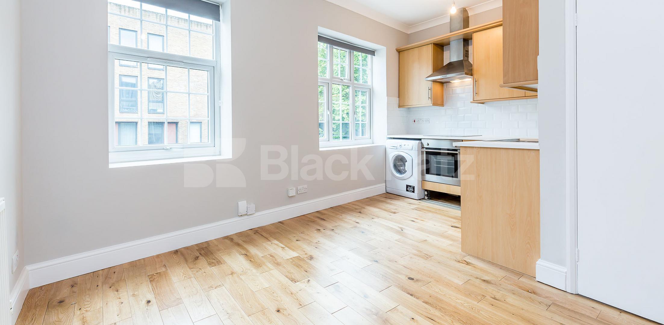 Modern one bed in zone one location mins to tube & shops Kings Cross Road, Kings Cross